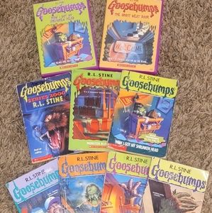 Lot Of 7 Goosebumps Books And 2 Goosebumps Movies